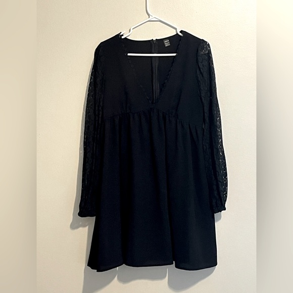 Black Long Sleeve Mini Dress Lace Sleeves - Picture 1 of 4